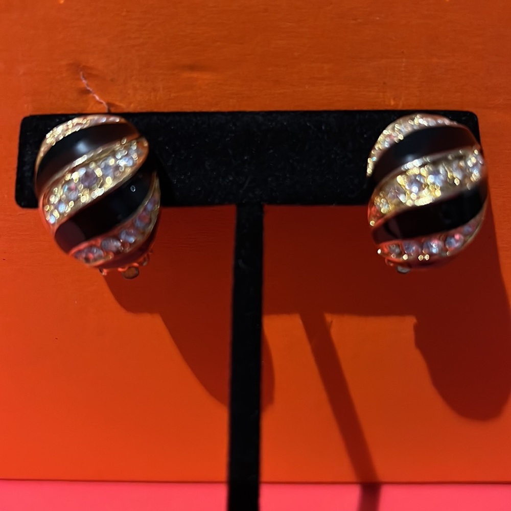 Clip earrings